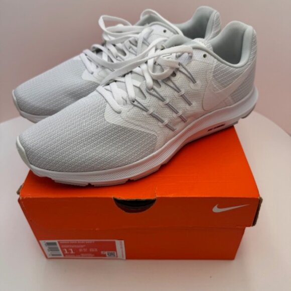 Nike Womens Run Swift White/White-Pure Platinum - Size 11 - Picture 1 of 6